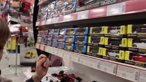 В МАГАЗИНЕ ИГРУШЕК! Покупаем ХотВилс, машинки Welly и многое другое!