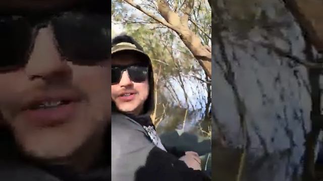 Ушли в кусты. Думали что это инспэкция. Поселок малышиго. Хабаровский край. #рыбалка смотреть онлайн