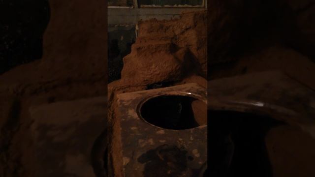 Печь внутри домика почти готова, оконный проём полностью заложен Двадцать Четвёртого Сентября смотреть онлайн