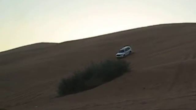 Гонки по пустыне в Дубаи на Toyota Prado. Очень захватывающее видео