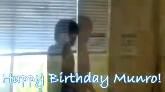 Happy Birthday Munro Chambers! смотреть онлайн