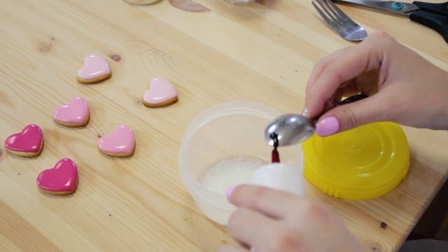 Видео мастер-класс "Пряничный венок". Сборный пряник в технике кракелюр смотреть онлайн