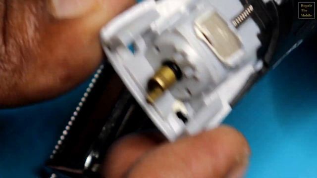 Gilllette Styler Trimmer Disassembly and Repair смотреть онлайн