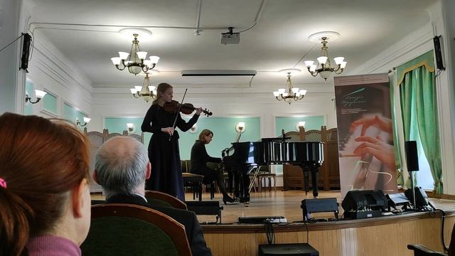 Нестерёнок Есения 15 лет Ф.Крейслер "Сицилиана и Ригодон" смотреть онлайн