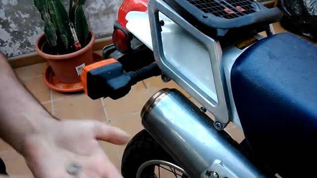 Honda NX250 rear rack removal смотреть онлайн