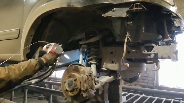 Toyota Sequoia.Пескоструйная очистка днища.Цинкование.Антикор.