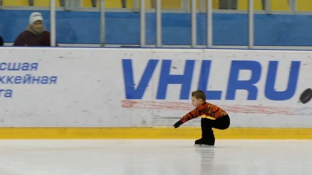 Пинаев Роман "первые шаги " Воронеж ДС Юбилейный 21.12.2015 фигурное катание смотреть онлайн