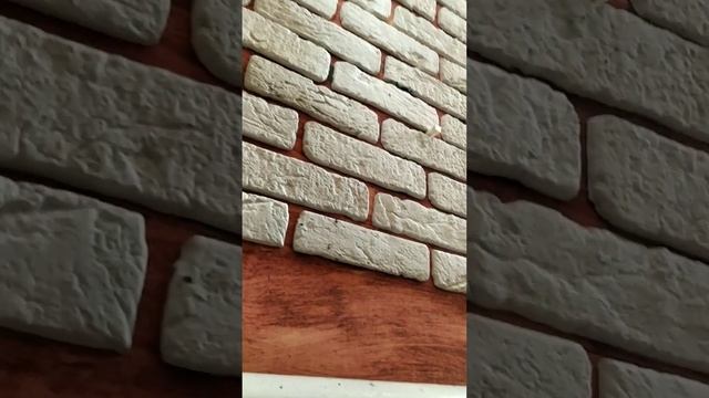 Как клейте декоративные гипсовая кирпич дома смотреть онлайн