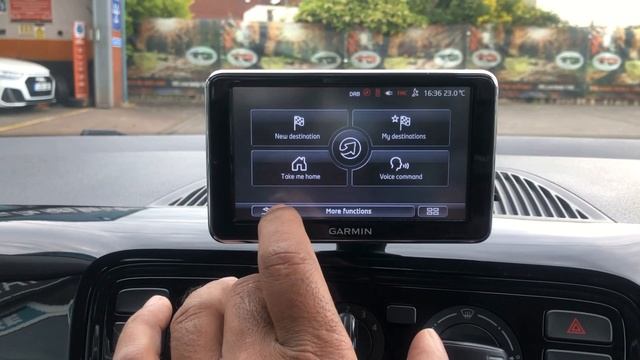 Volkswagen Look UP 5dr. Pure white ,Umesh Samani Specialist Cars Stoke on Trent. смотреть онлайн