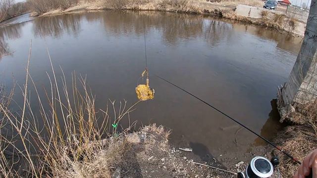 РЫБАЛКА НА РЕЧКЕ! ПЕРВАЯ В ЭТОМ ГОДУ НА ОТКРЫТОЙ ВОДЕ!!! смотреть онлайн