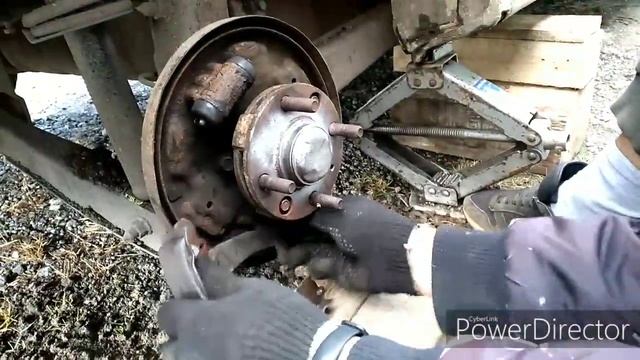 ЗАМЕНА ЗАДНИХ ТОРМОЗНЫХ КОЛОДОК, БАРАБАНОВ НА МИТСУБИСИ LANCER (ЛАНСЕР) смотреть онлайн