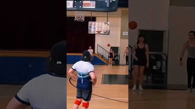 How to throw a peek-a-boo dodgeball move? #shorts #dodgeball #highlights #sports смотреть онлайн