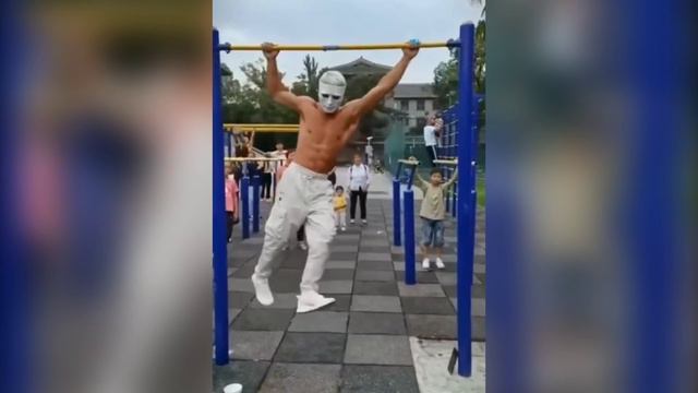 Игнорирует гравитацию смотреть онлайн