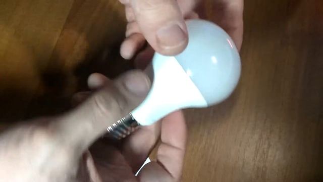 Умная светодиодная лампа Xiaomi Philips - Xiaomi Philips Smart LED Ball Lamp смотреть онлайн