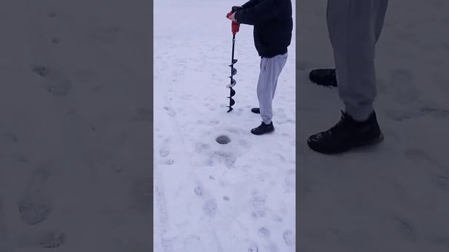 Бурение льда Ледобуром ЭБА - 30