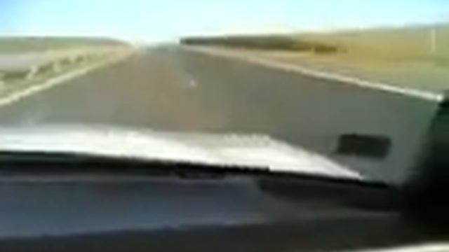 Mercedes 190e 2.0 speeding up to 230 km/h смотреть онлайн