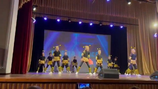 #танец Пчелки -денс @Настя Ведрашко "Чебаркуль смотреть онлайн
