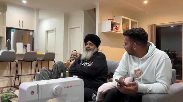 DADDY KEHNDE INDIA JANA | DAD GOT SICK | IPHONE 14 PRO MAX PURPLE OR GOLD | UNBOXING | INDER & KIRA смотреть онлайн