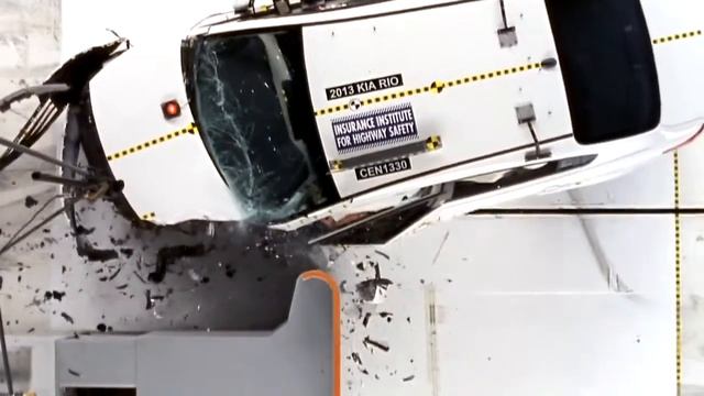 2013 Kia Rio small overlap IIHS crash test смотреть онлайн