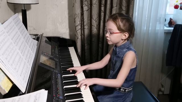 ПЬЯНОЕ СОЛНЦЕ (cover Alekseev ), Виктория Викторовна, 7 лет смотреть онлайн