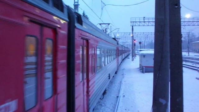 Метельное утро в Крюково и прибывающий ЭТ2М смотреть онлайн