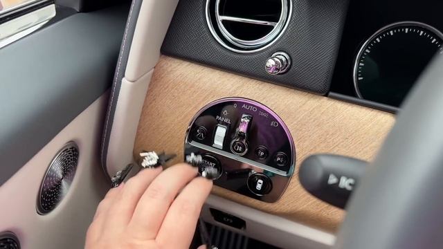 ASMR CAR TAPPING (lofi) ~Rolls Royce Pink Cullinan~ (FAST TAPPING + SCRATCHING) смотреть онлайн