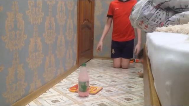 water bottle flip challenge(годы тренировок) смотреть онлайн