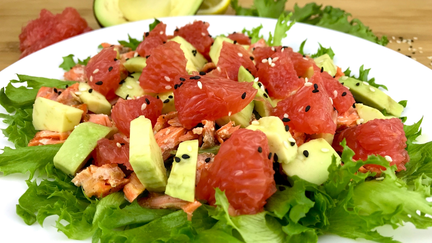 Салат с лососем, грейпфрутом и авокадо. Правильное питание. ПП рецепт.mp4 смотреть онлайн