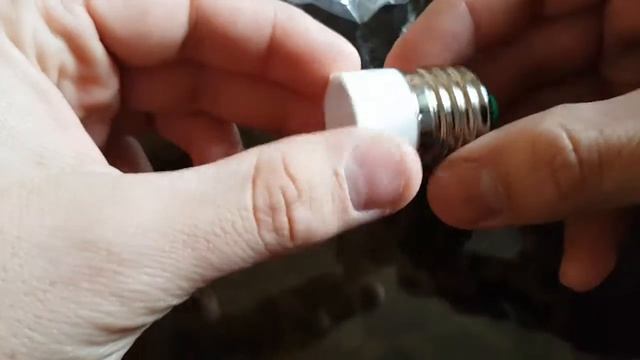 GearBest E27 to E14 LED Light Bulb Converter смотреть онлайн
