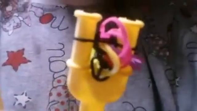 Плетение браслета "Кружочки" из резинок без станка смотреть онлайн