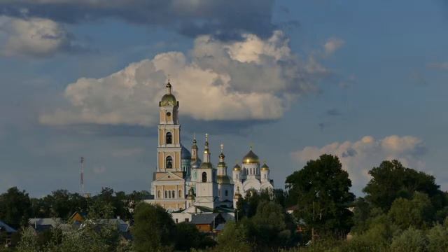 Прямая трансляция пользователя Свято-Троицкий Серафимо-Дивеевский женский монастырь смотреть онлайн