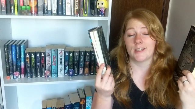 The Halloween Movie Book Tag смотреть онлайн