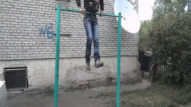 На турнике начало начал смотреть онлайн