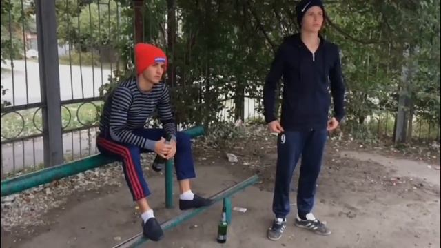 Футболист нарвался на бомжей смотреть онлайн