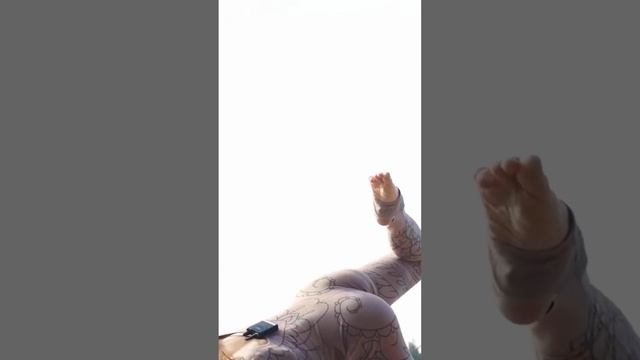 Как Похудеть За Минуту В День? Американская Виньяса Йога ? #йогаутром #онлайнйога смотреть онлайн