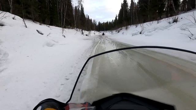 Таежная речка. Ловим хариуса. Активный Отдых. SkiDoo Skandic550/STELSVIKING600. Первый хариус Олега смотреть онлайн