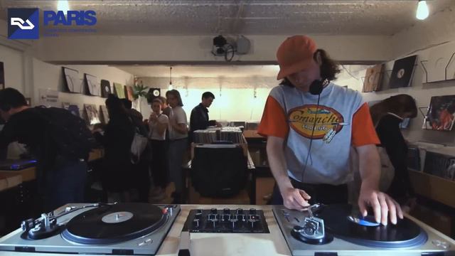 Resident Advisor x yoyaku instore session : Raphaël Top Secret смотреть онлайн
