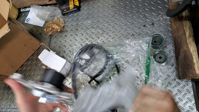 2005-2010 2.7L Kia Sportage timing belt water pump replacement смотреть онлайн