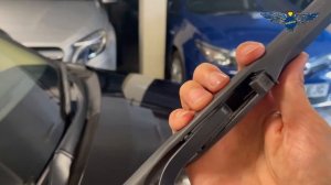 Lexus IS250 Toyota Auris front wiper blades removal and replacement