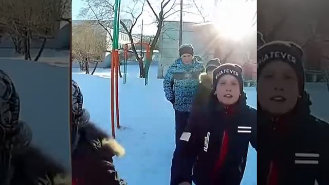 Поздравление с наступающим новым годом от учеников 4Б 134 школы! смотреть онлайн
