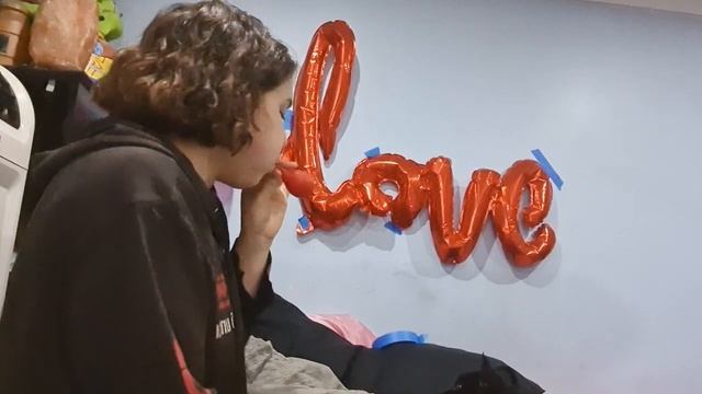 Blowing up 6 balloons & 1 word balloon - Balloon asmr - no popping смотреть онлайн