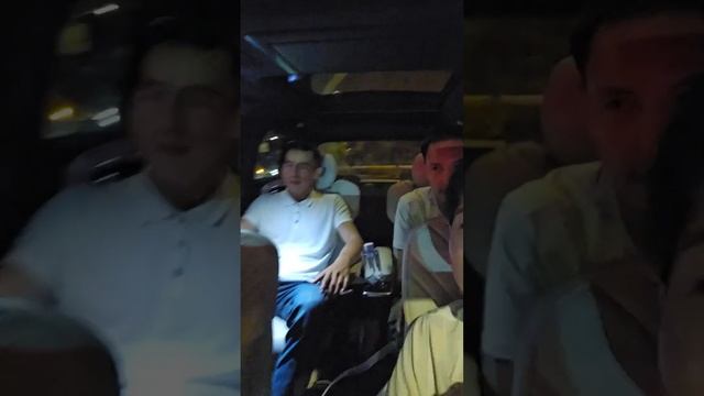 Как китайцы встречают партнеров по бизнесу, катаем клиентов на минивэне Zeekr-009 смотреть онлайн