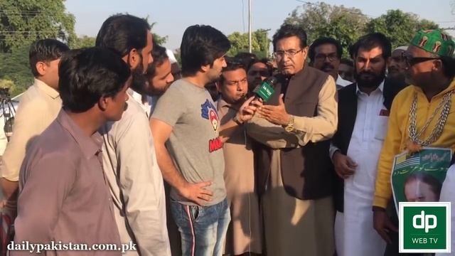 Nawaz sharif ki amad k baad services hospital k bahir jama leagui karkuno ne barri peshkash kr di смотреть онлайн