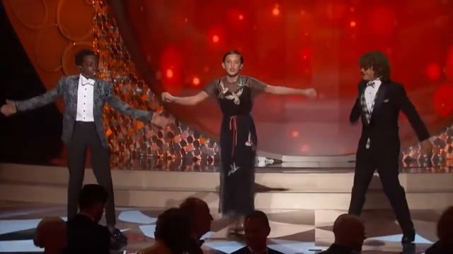 Behind the Scenes at the Emmys – Stranger Things Kids Perform Uptown Funk HD смотреть онлайн