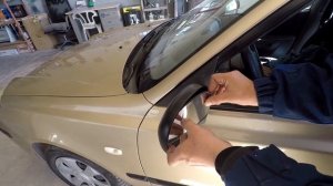Hyundai Accent 2000–2005  How To Replace The Side Mirror Glass
