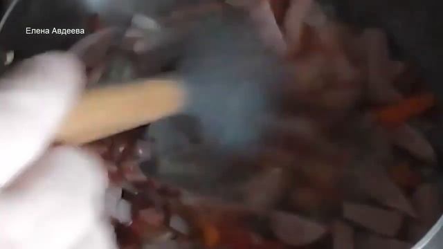 Вкусная картошка Тушеная с колбасой смотреть онлайн