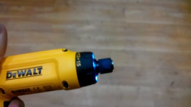 DeWALT гироскопический шуруповерт смотреть онлайн