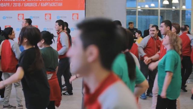 Танец сотрудников Мол Булак на корпоративном слёте «Достижение максимума» смотреть онлайн