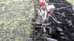 Пахота гусеничным мотоблоком