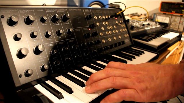 Korg ms-20 mini and Moog Rogue смотреть онлайн